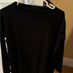 Lululemon black top
